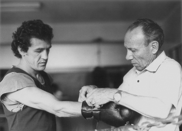 Éder Jofre e seu pai, o também boxeador "Kid" Jofre. A história dos dois será retratada com maestria no filme (Fonte: Arquivo Estadão).