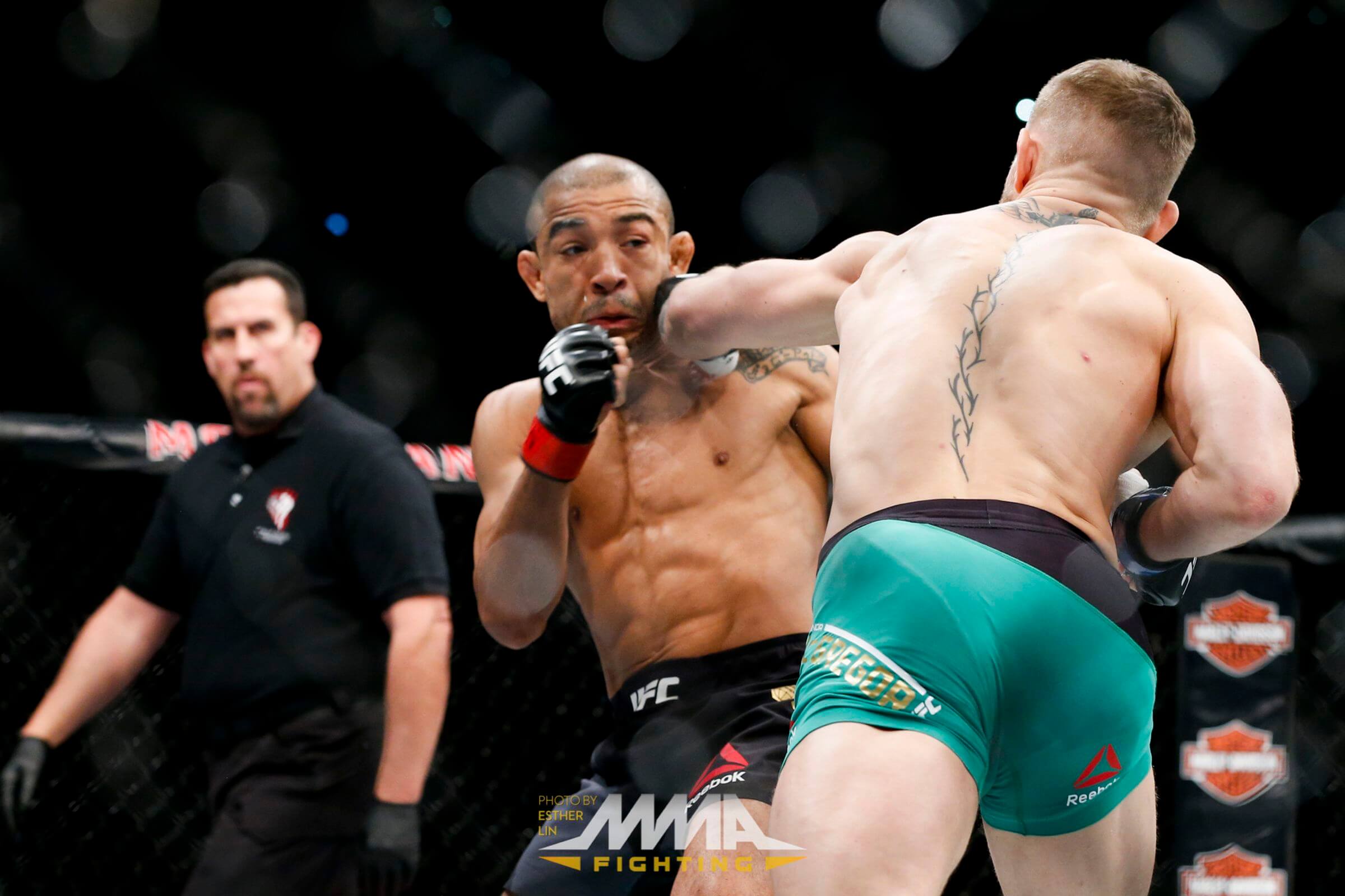 McGregor nocauteia Jose Aldo com suas melhores qualidades, a precisão e a potência com a mão esquerda (Foto: MMA Fighting)