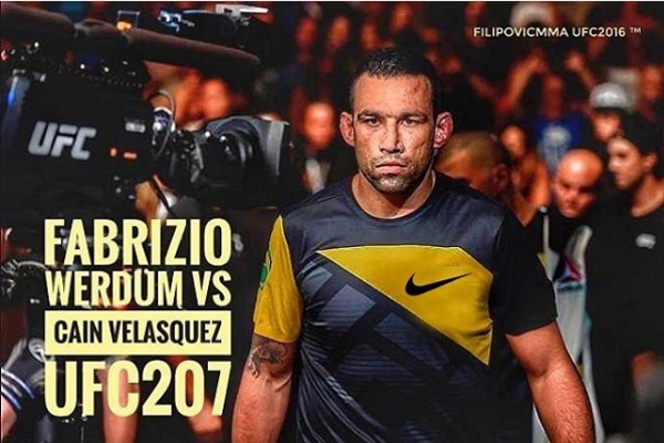A foto que causou a polêmica que envolveu Fabrício Werdum, o UFC e a Reebok, na qual Werdum, em fotomontagem, aparece usando camiseta da Nike, rival direta da patrocinadora do UFC (Foto: Instagram @Werdum)